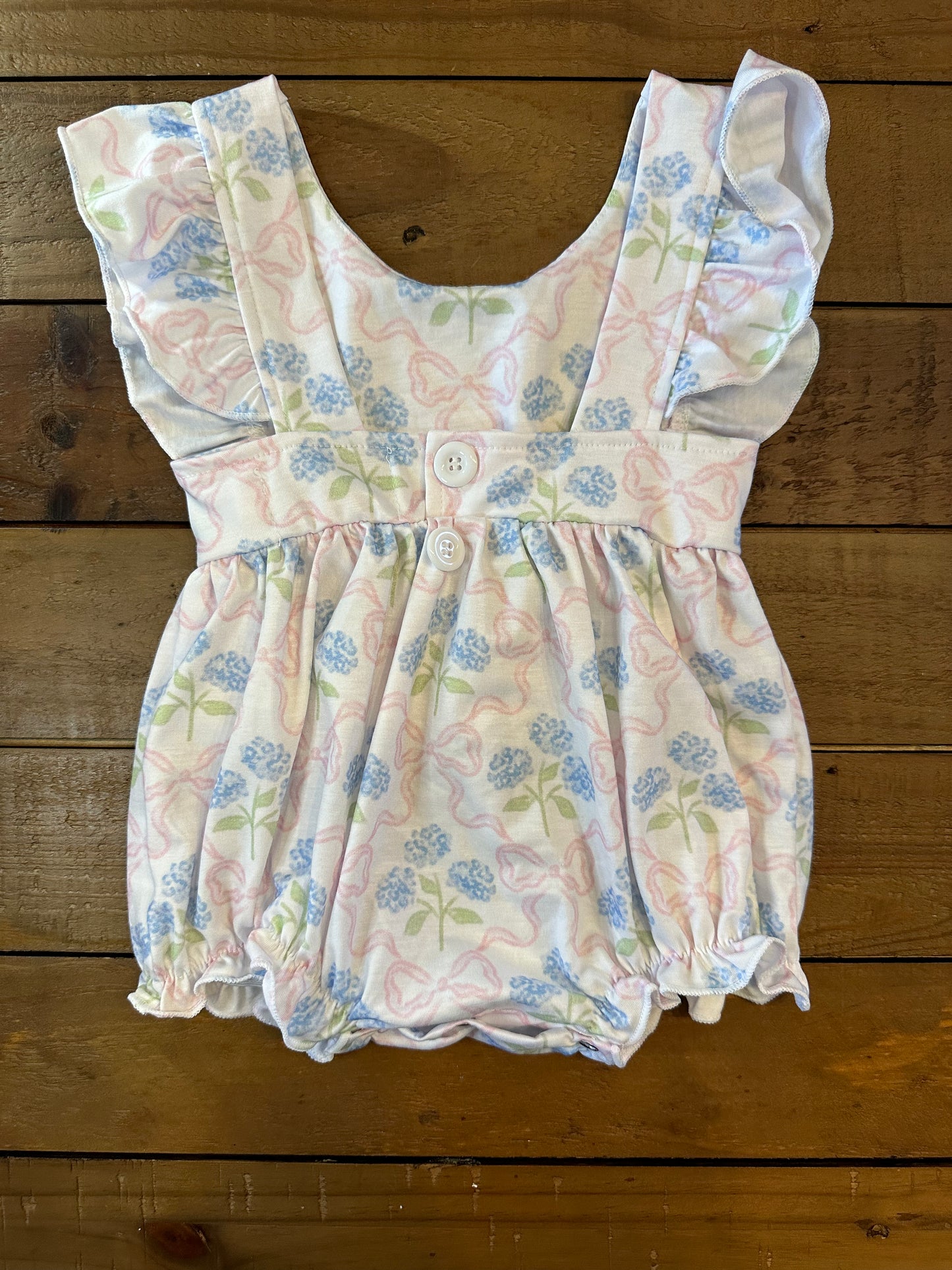 Genevieve Hydrangea and Bows Bubble